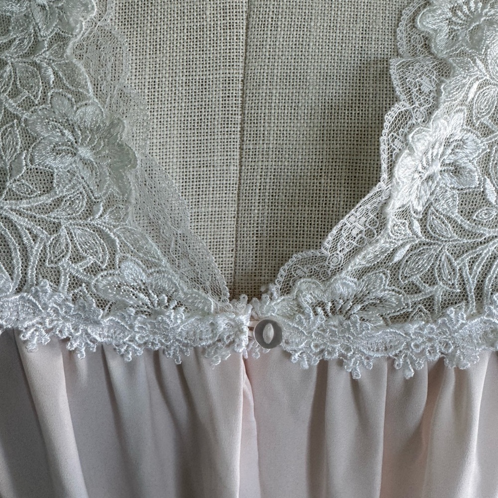 Vintage Christian Dior nightgown - Picture 5 of 12